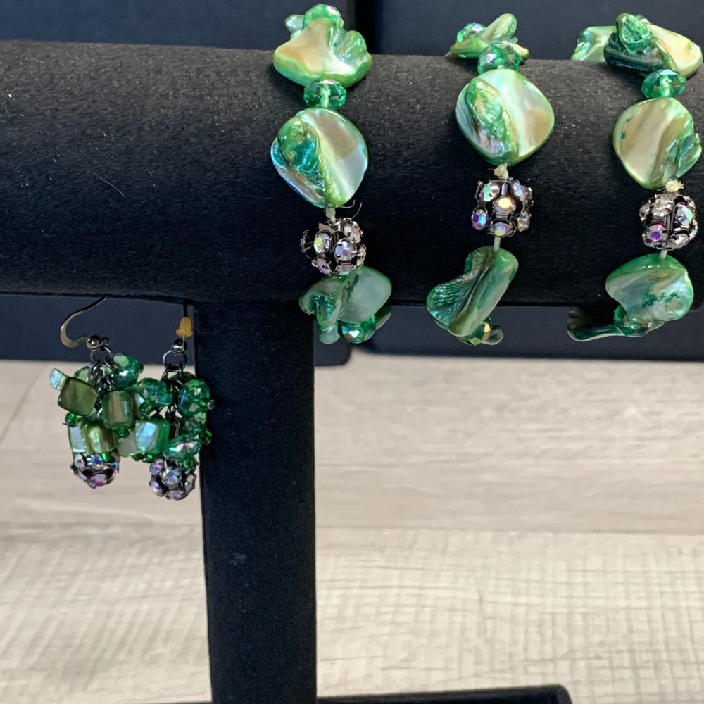 Green Shell Crystal Bracelet Earring Set 5pc Iridescent Mother of Pearl Gunmetal